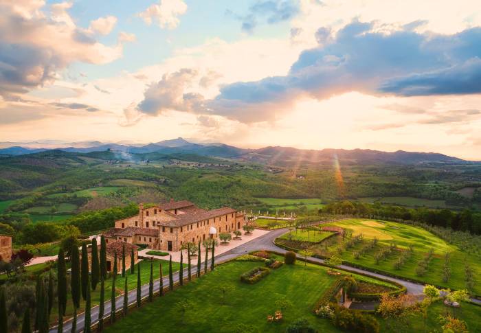 Chianti’s Club House 5*L Draws Global Travelers With 15-Room Retreat and Michelin-Starred Dining