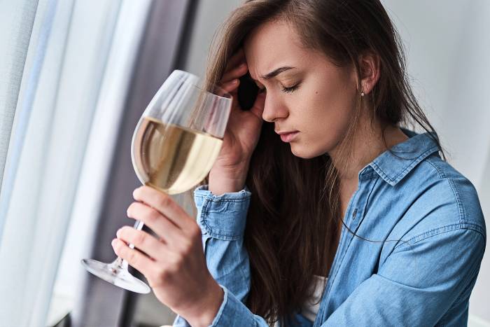 Red Wine Triggers Headaches Due to Alcohol, Histamines, and Tannins