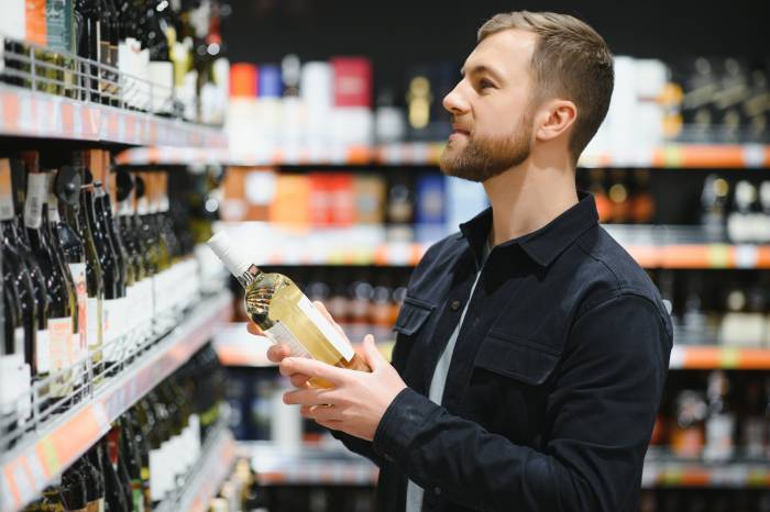 U.S. Alcohol Sales Fall 2.4% in March as Consumers Shift Toward Ready-to-Drink and Non-Alcoholic Options