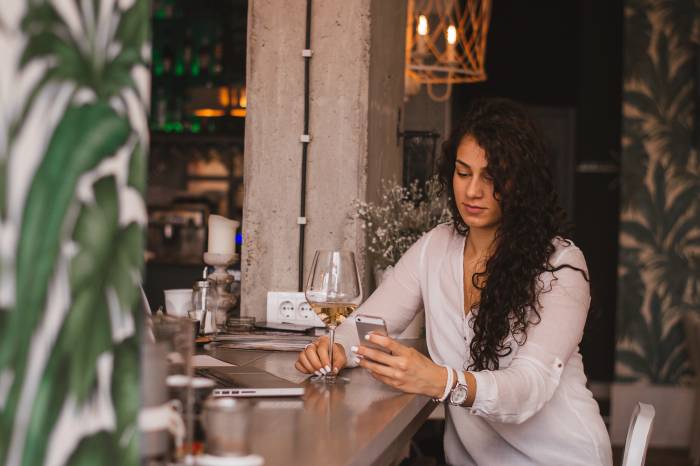 DRINKS Survey Finds $40 Billion Gap Between Online Alcohol Discovery and Purchase in US