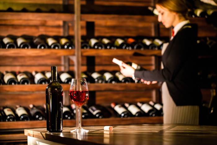 EU PDO Wine Exports Suffer Sharpest Decline Since 2022, Losing €424 Million in Value