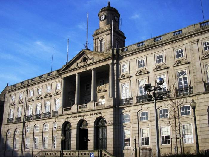 Essência do Vinho Brings 400 Producers and 4,000 Wines to Porto’s Palácio da Bolsa