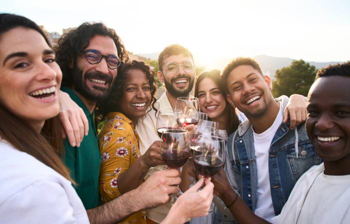 Gen Z Drinkers Narrow Alcohol Choices as Mixing Declines Across Global Markets
