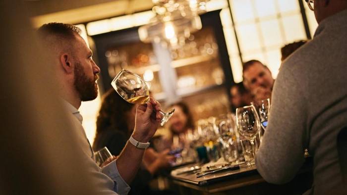 Argentine Wineries Turn to Tourism as Wine Sales Plunge Amid Economic Crisis