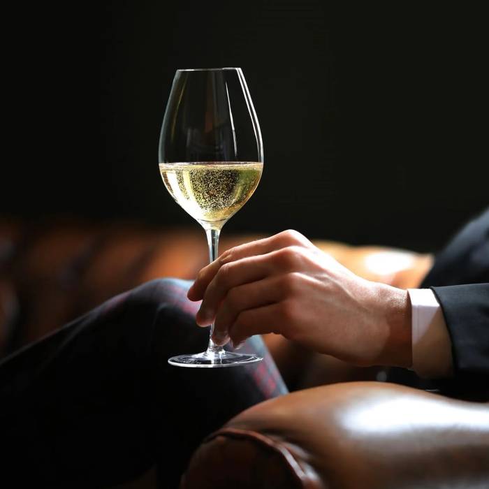 Moscato d’Asti Sales Jump 55% in China as Asian Market Becomes Key for Italian Sparkling Wine