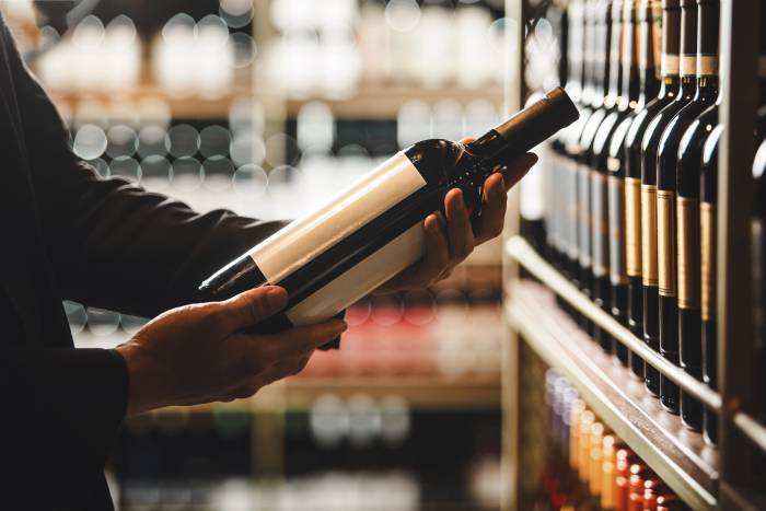 Global Wine Exports Plunge 6.3% in 2025 as Industry Faces Sharp Downturn