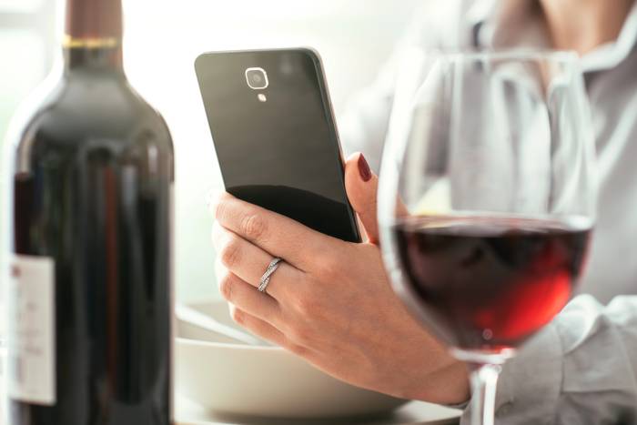 French Wine Sales Surge Online as Digital Platforms Transform Consumer Habits