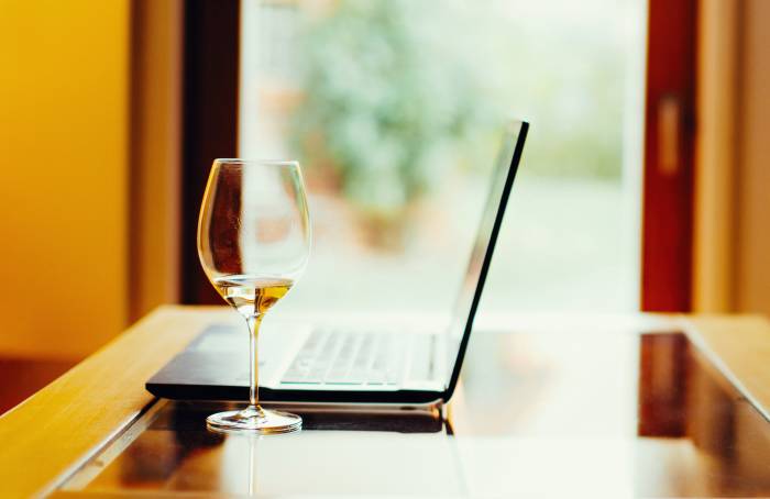 Italian Wineries Boost Profits as EU Direct-to-Consumer Wine Sales Reach 70% Margins