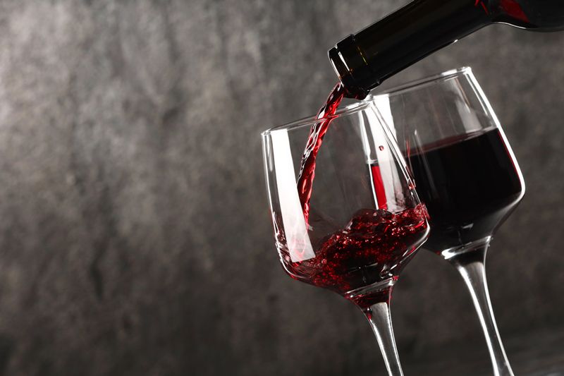 ¡Descubre cómo el alginato de sodio puede mejorar tus vinos españoles!